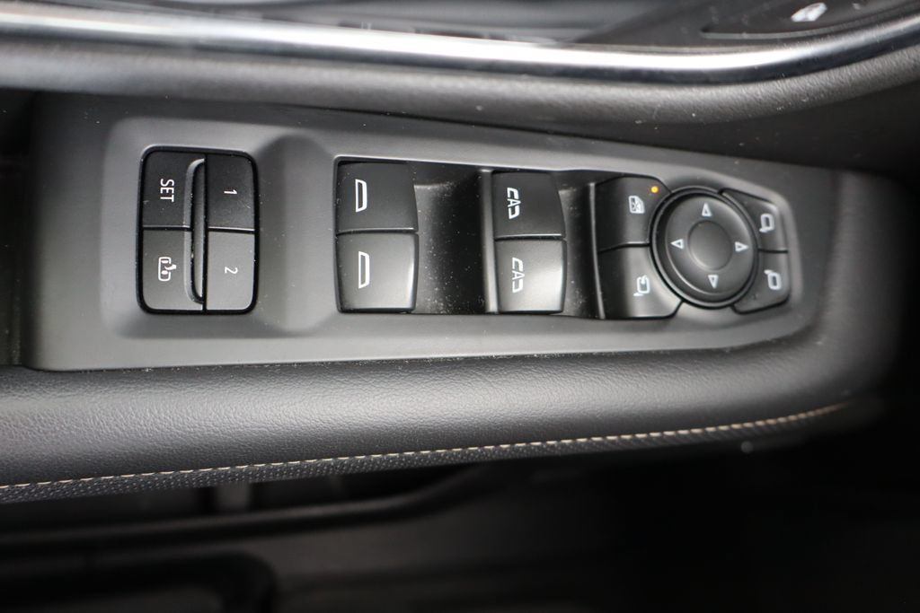 Used 2021 GMC Yukon SLT w/ SLT Premium Package AWD/4WD image 27