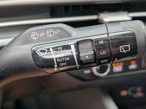 Used 2026 Kia Sportage EX FWD image 60