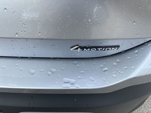 New 2026 Volkswagen Tiguan SE image 8