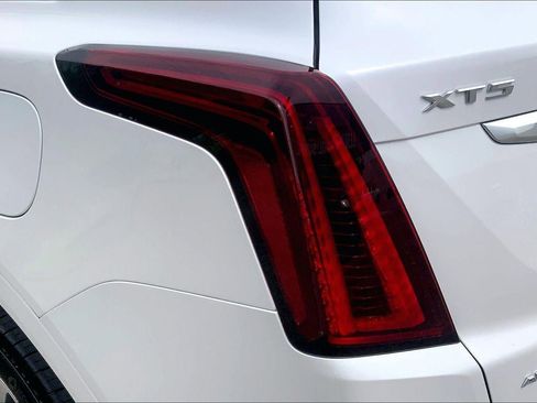 Used 2024 Cadillac XT5 Premium Luxury w/ Technology Package AWD/4WD image 28