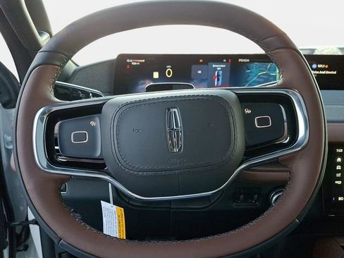 New 2026 Lincoln Navigator L Reserve AWD/4WD image 16