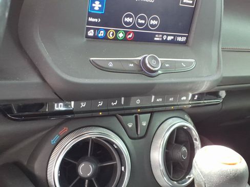 Used 2021 Chevrolet Camaro LT RWD image 10