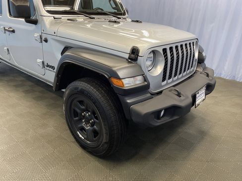 Certified 2022 Jeep Gladiator Sport image 47