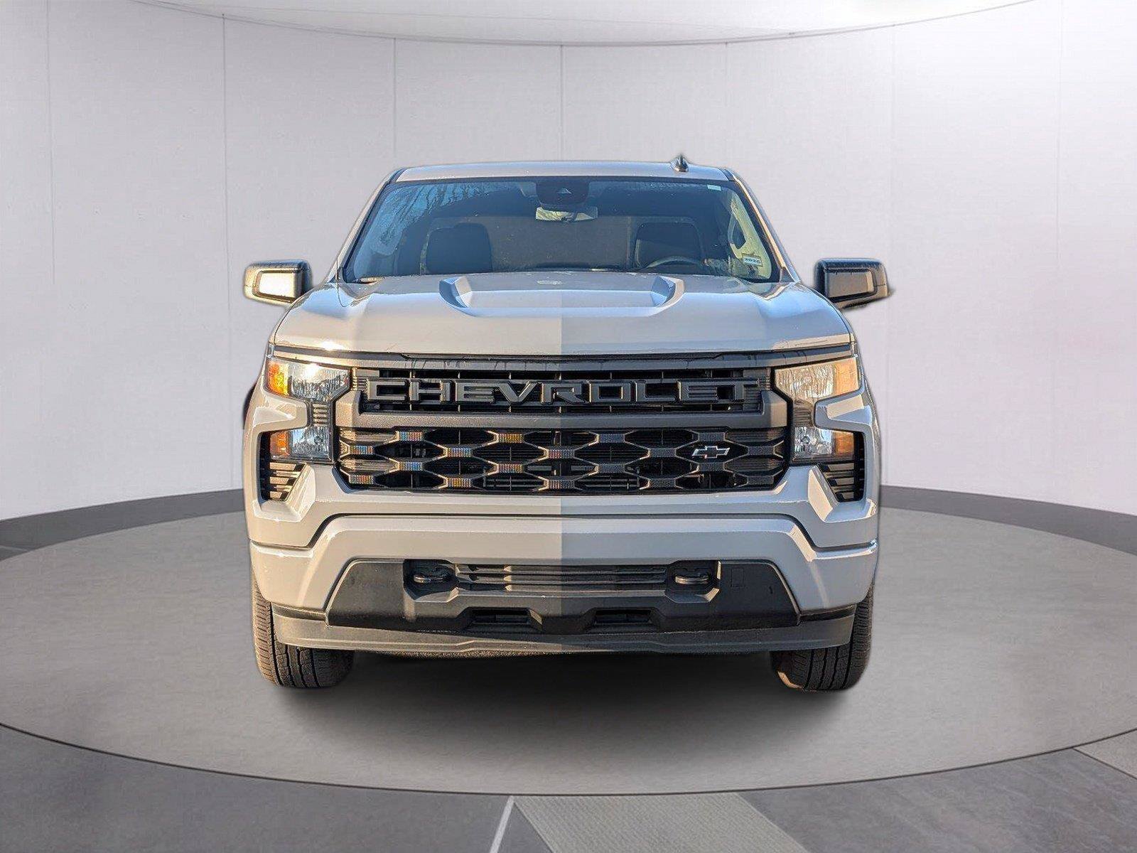 Used 2024 Chevrolet Silverado 1500 Custom w/ Dark Appearance Package RWD image 9