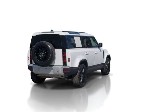 Used 2025 Land Rover Defender 110 S AWD/4WD image 8