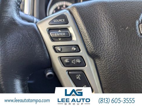 Used 2019 Nissan Titan SV w/ SV Convenience Package image 25