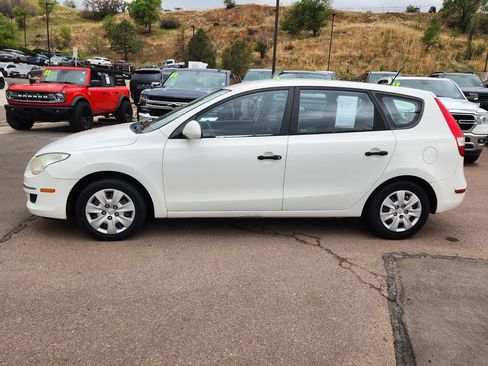Used 2010 Hyundai Elantra GLS FWD image 4