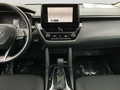 Used 2023 Toyota Corolla Cross LE image 18