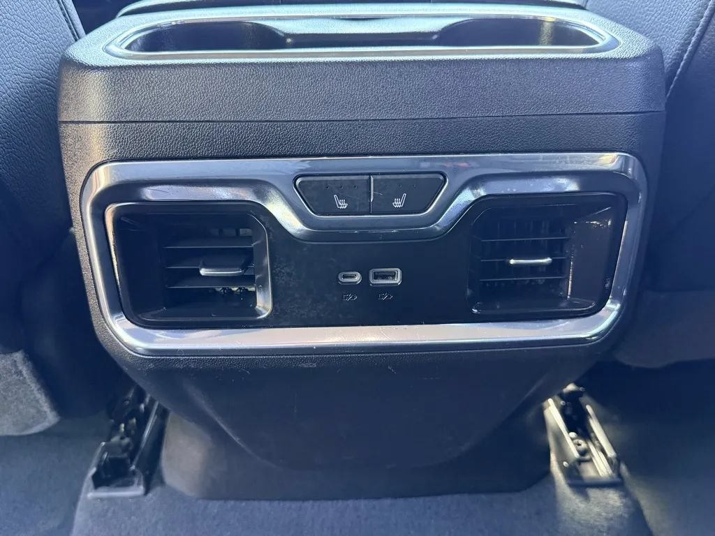 Used 2024 GMC Sierra 1500 Denali AWD/4WD image 36