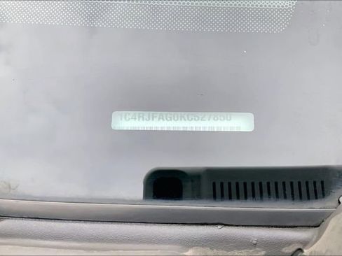 Used 2019 Jeep Grand Cherokee Altitude image 22