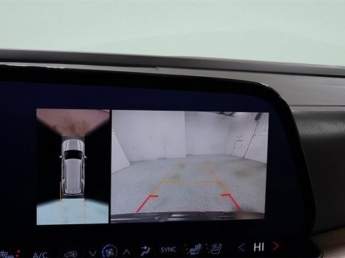 Used 2025 Chevrolet Tahoe High Country image 15