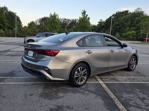 Used 2024 Kia Forte LXS FWD image 5