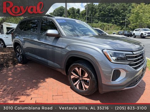 Certified 2024 Volkswagen Atlas SE FWD image 3