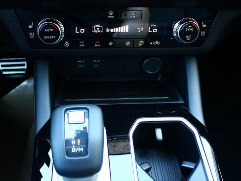 New 2025 Mitsubishi Outlander SEL image 22