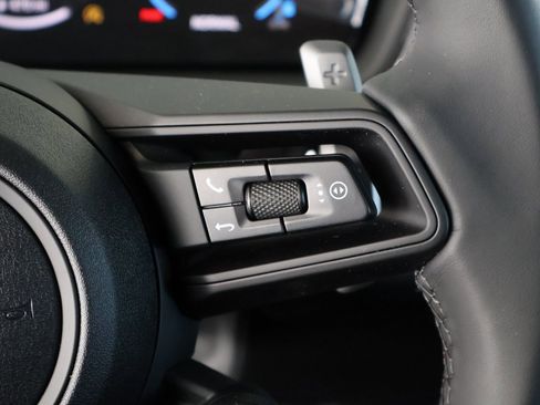 New 2025 Porsche Cayenne image 28