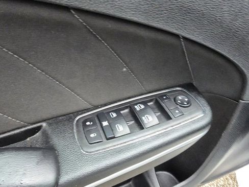 Used 2023 Dodge Charger SXT image 15