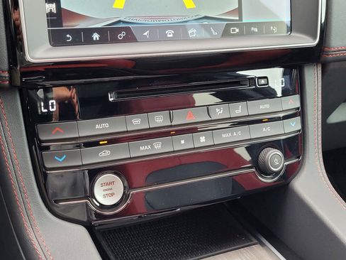 Used 2017 Jaguar F-PACE S image 26