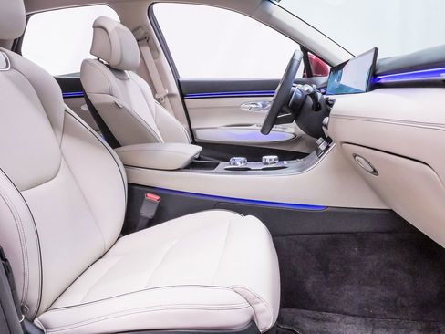 Certified 2026 Genesis GV70 2.5T Advanced image 14