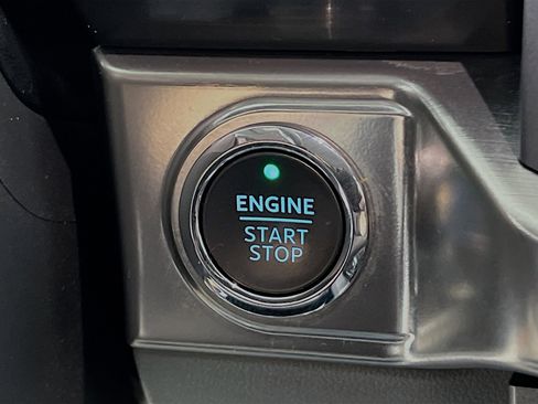 Used 2023 Ford F150 Lariat image 22