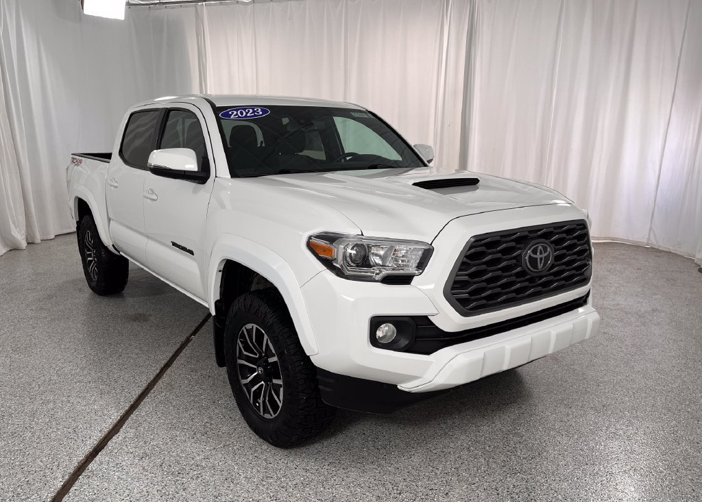 Used 2023 Toyota Tacoma TRD Sport w/ Advanced Technology Package AWD/4WD image 13