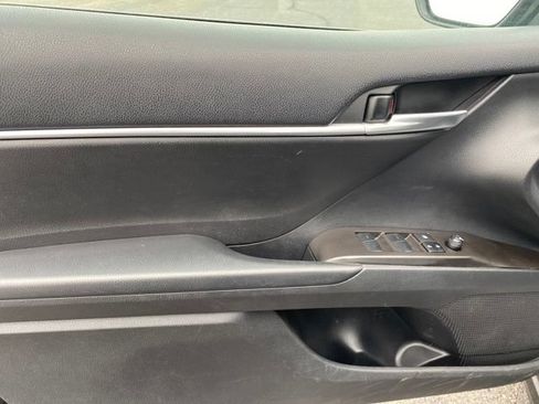 Used 2023 Toyota Camry SE FWD image 15