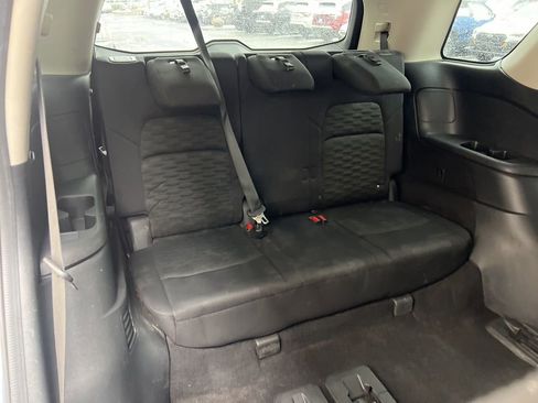 Used 2022 Nissan Pathfinder SV AWD/4WD image 24