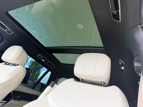 Used 2023 Land Rover Range Rover Long Wheelbase Autobiography AWD/4WD image 18