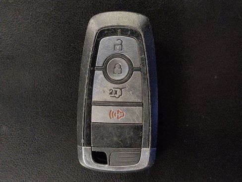 Used 2021 Ford Explorer XLT RWD image 32