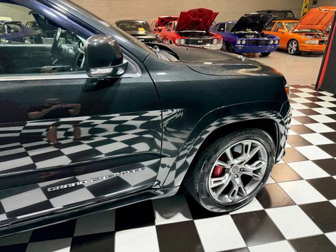 Used 2014 Jeep Grand Cherokee SRT8 w/ Luxury Group II AWD/4WD image 15