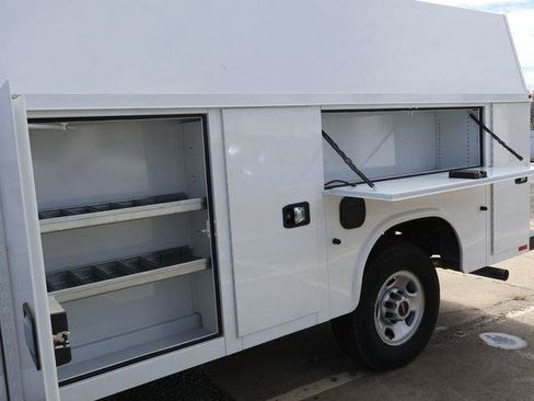 New 2025 GMC Savana 3500 w/ Power Convenience Package RWD image 9