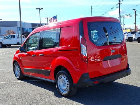 Used 2022 Ford Transit Connect XLT image 5