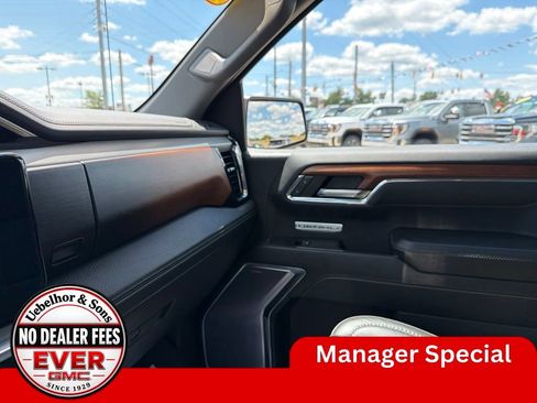 Used 2023 GMC Sierra 1500 Denali w/ Denali Reserve Package AWD/4WD image 33