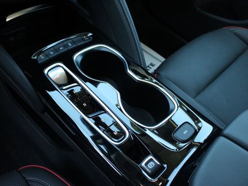 Used 2023 Buick Envision Essence w/ Sport Touring Package image 33