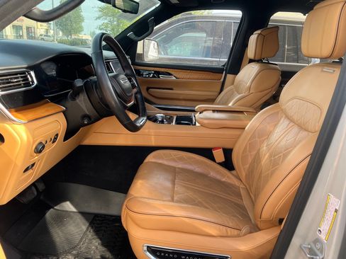 Used 2022 Jeep Grand Wagoneer Series III AWD/4WD image 17