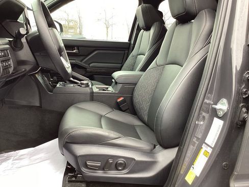 Used 2024 Toyota Tacoma Limited w/ Limited Package (LT) image 16