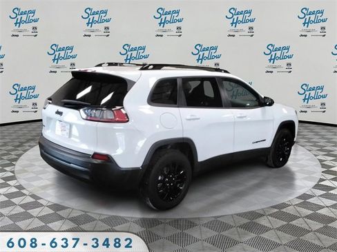 Used 2023 Jeep Cherokee Altitude Lux image 5