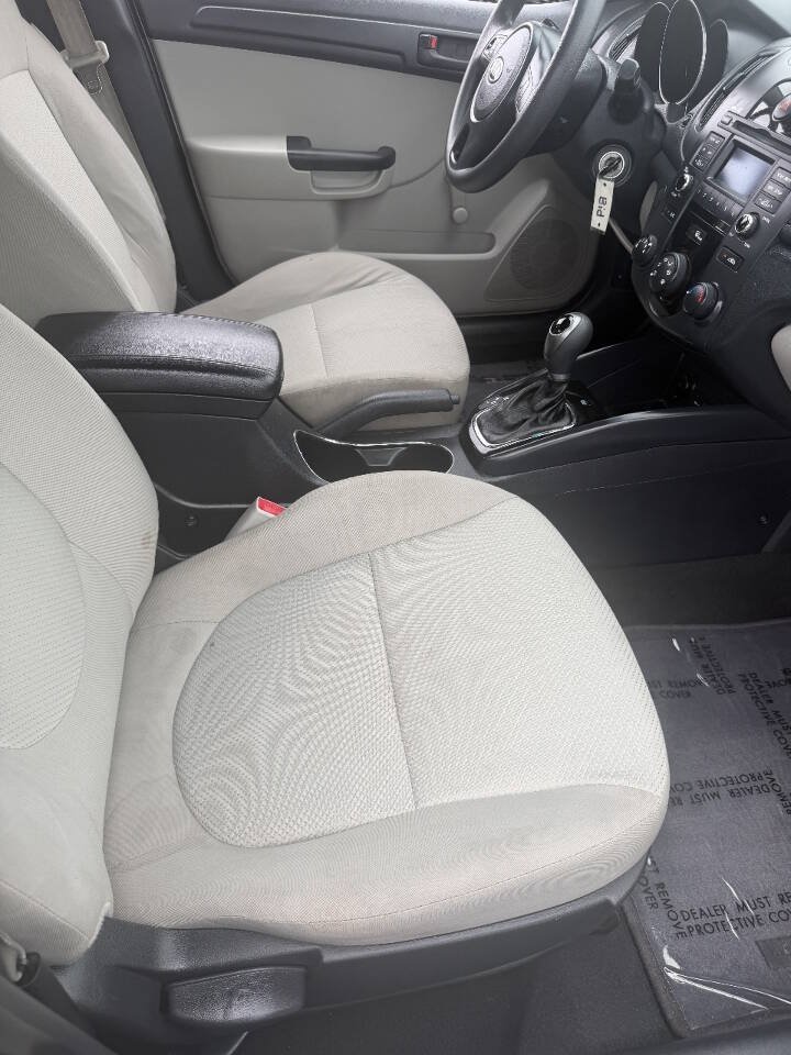Used 2012 Kia Forte LX FWD image 10