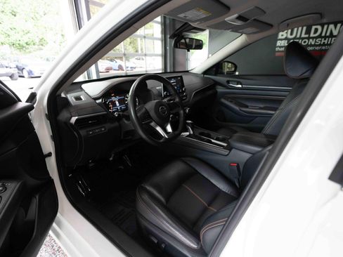 Used 2022 Nissan Altima 2.5 SR FWD image 8