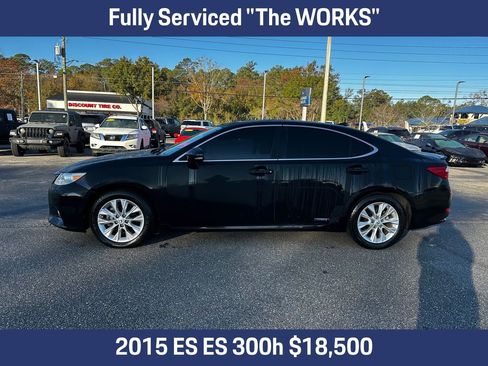 Used 2015 Lexus ES 300h image 2