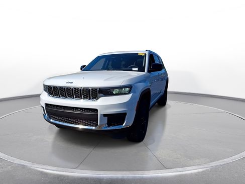 Used 2023 Jeep Grand Cherokee L Laredo AWD/4WD image 4