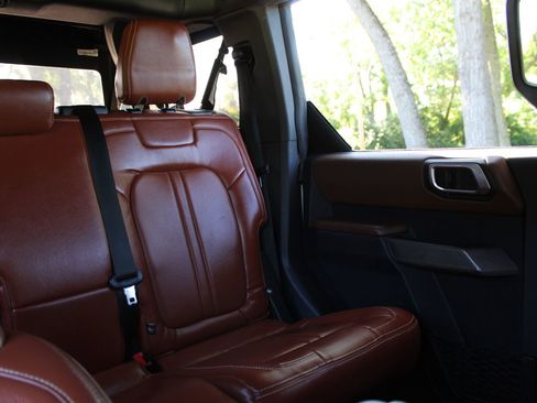 Used 2022 Ford Bronco Outer Banks AWD/4WD image 15