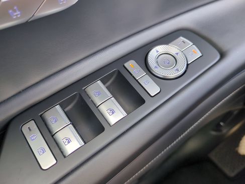 Used 2025 Genesis GV80 2.5T Standard AWD/4WD image 24