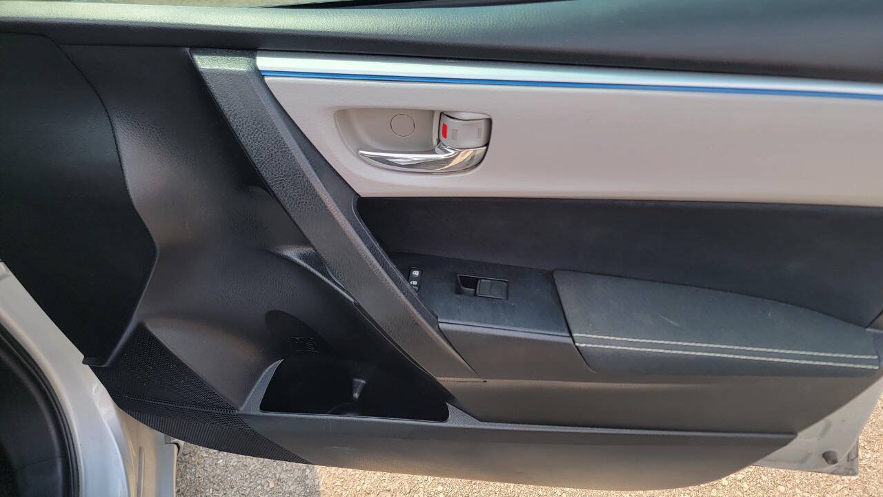 Used 2016 Toyota Corolla LE FWD image 22