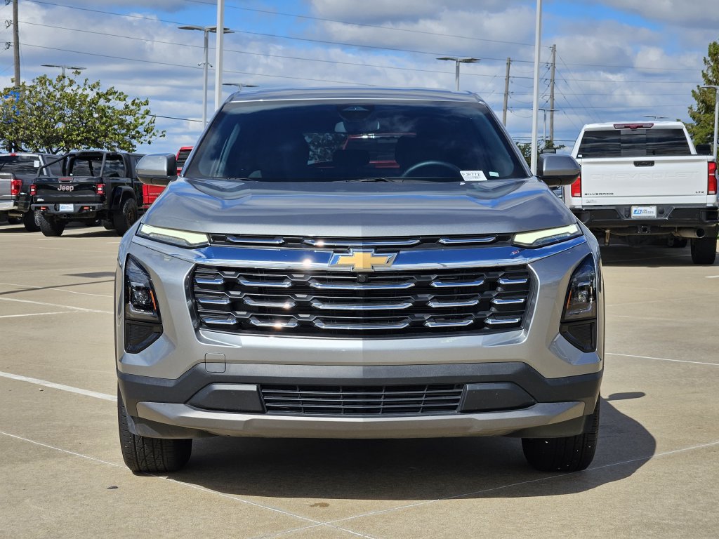 Used 2026 Chevrolet Equinox LT FWD image 2
