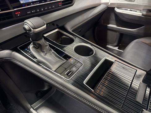 Used 2025 Toyota Sienna XSE image 23
