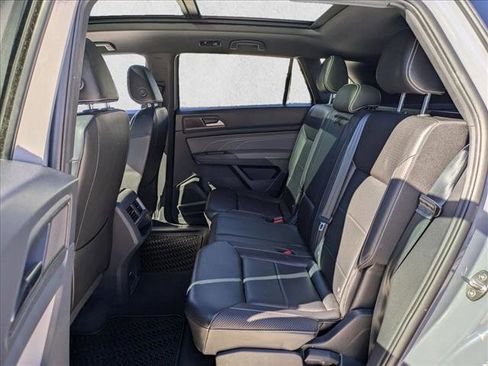 Used 2022 Volkswagen Atlas Cross Sport SEL R-Line image 19