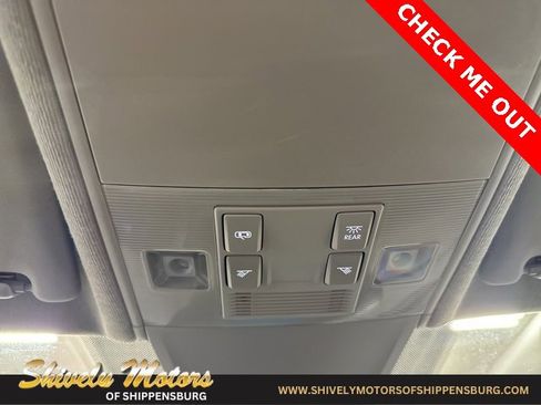 Used 2024 Volkswagen Tiguan SE image 21