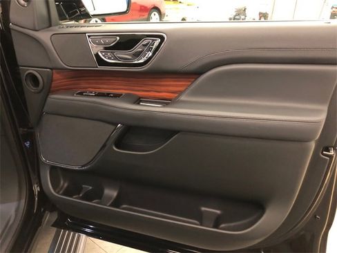 Used 2024 Lincoln Navigator L Reserve image 37