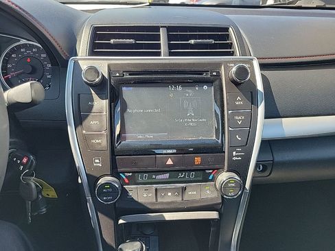 Used 2017 Toyota Camry XSE w/ Moonroof Package image 17