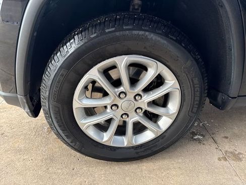 Used 2022 Jeep Grand Cherokee Laredo E w/ Security & Convenience Group image 14